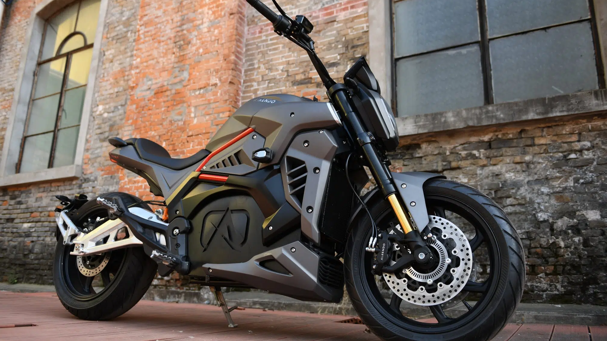 Alrendo TS Bravo. - Moto-Station